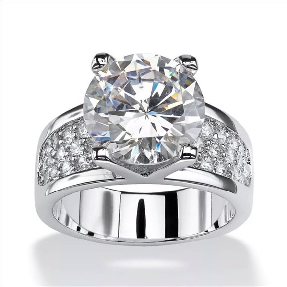 New Luxury 925 Silver Round cut Diamond Ring 💍 - Picture 4 of 4